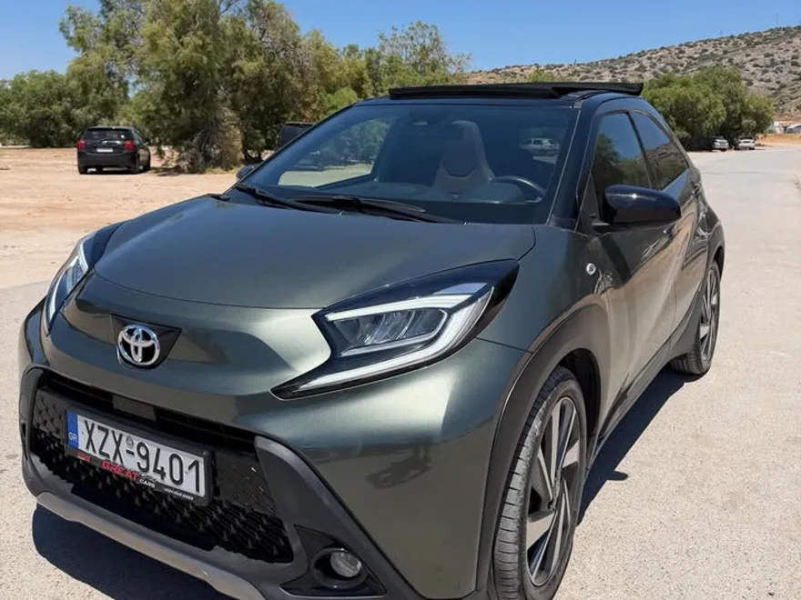 Toyota Aygo X πράσινο — City car ενοικίαση